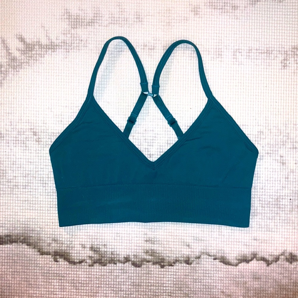 Lululemon turquoise sport bra